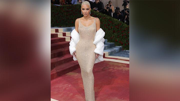 Kim Kardashian Bela Diri setelah Dikritik Menurunkan Berat Badan secara Drastis